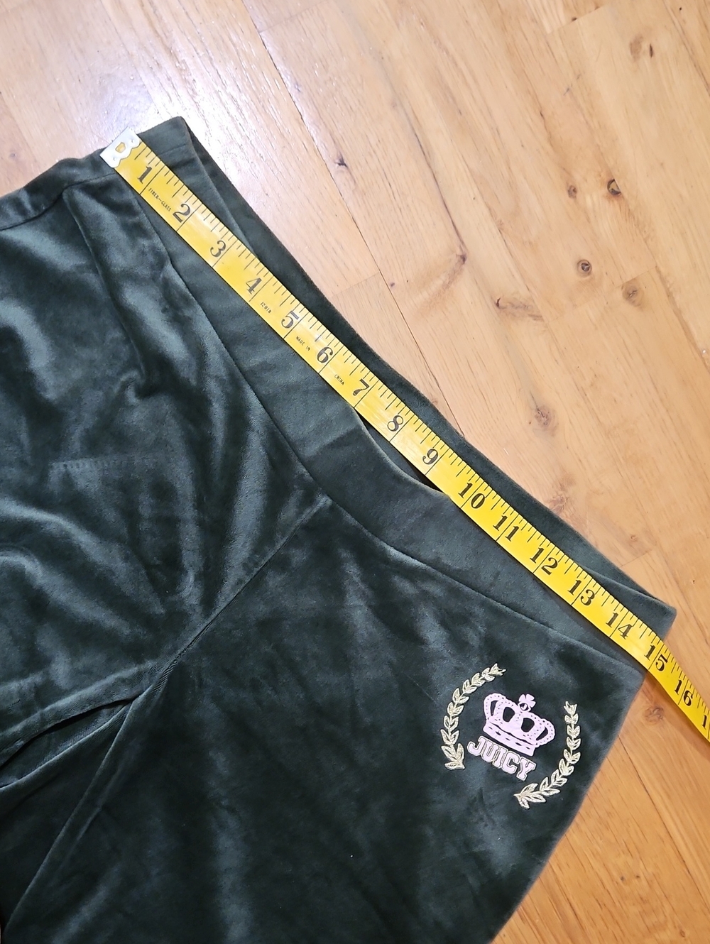 Juicy Couture Olive Green Velour Leggings with Crest - Picture 10 of 12